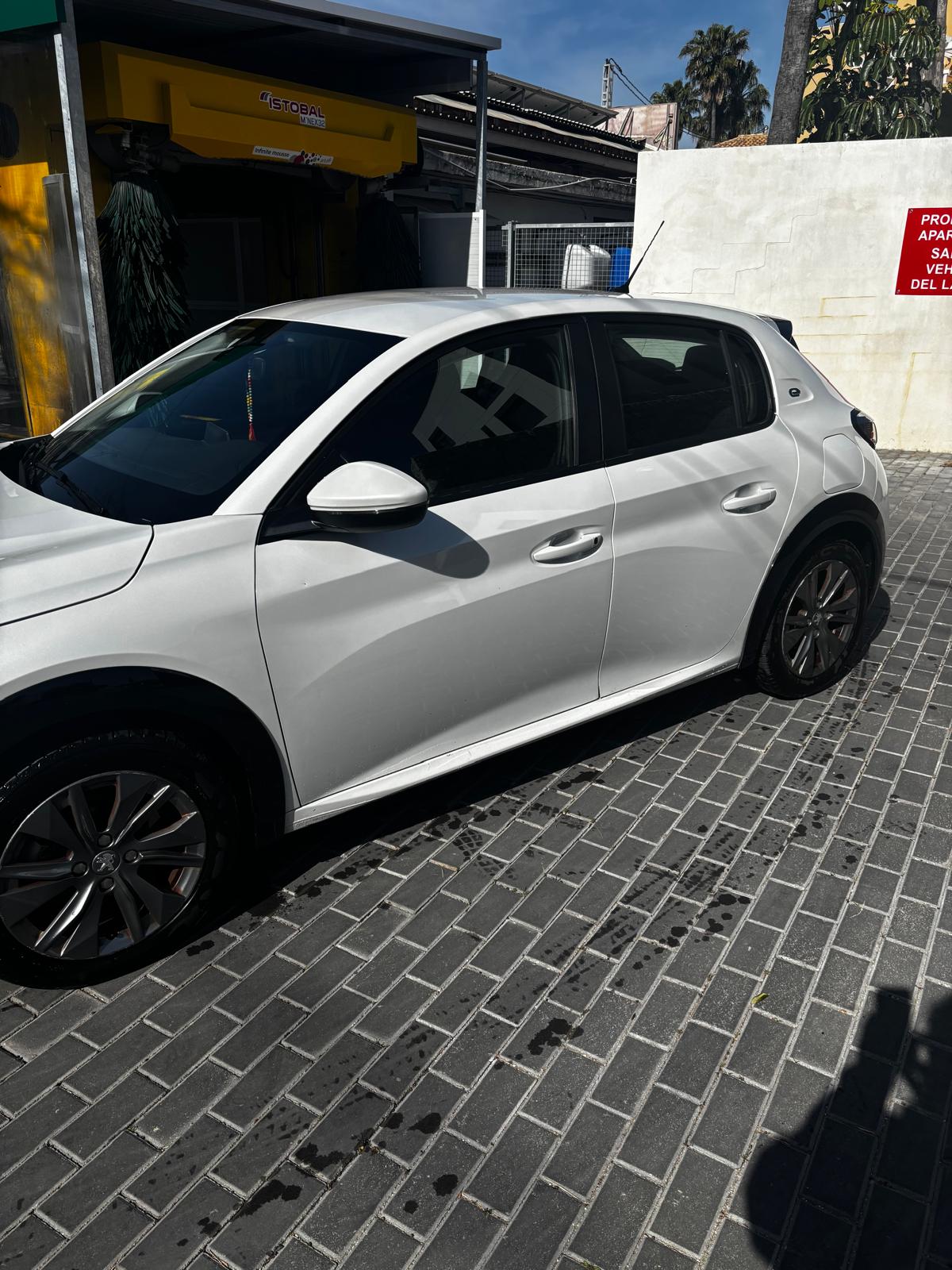 Foto del PEUGEOT 208 Active Pack Eléctrico 100kW