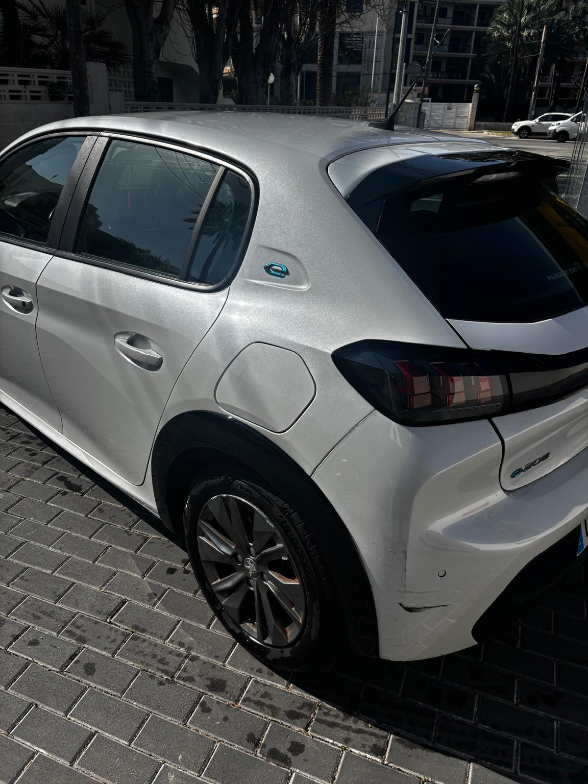 Foto del PEUGEOT 208 Active Pack Eléctrico 100kW