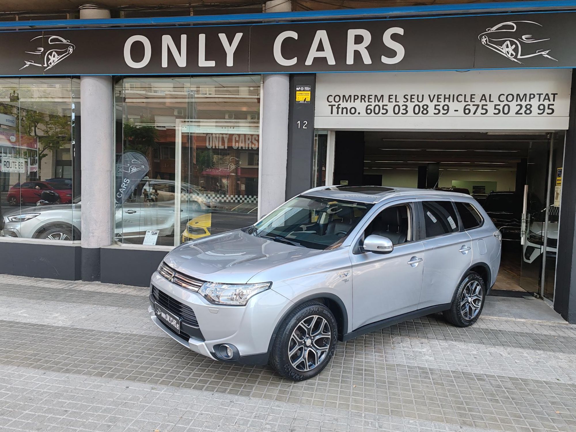 MITSUBISHI Outlander (PHEV Kaiteki) en Barcelona