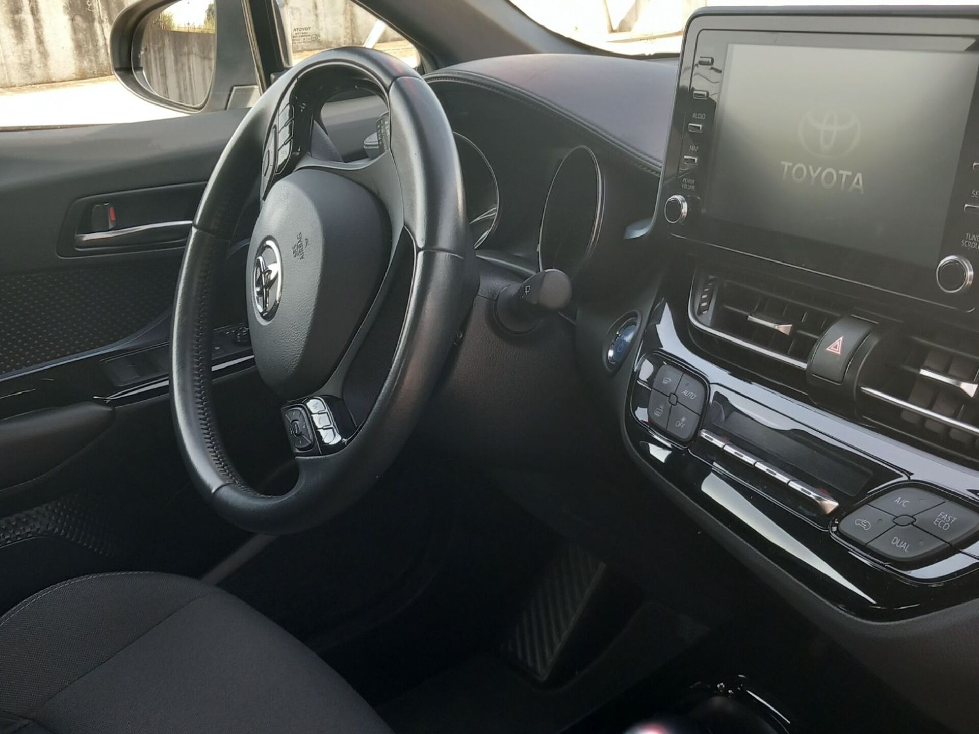 Imagen 2 de TOYOTA C-HR