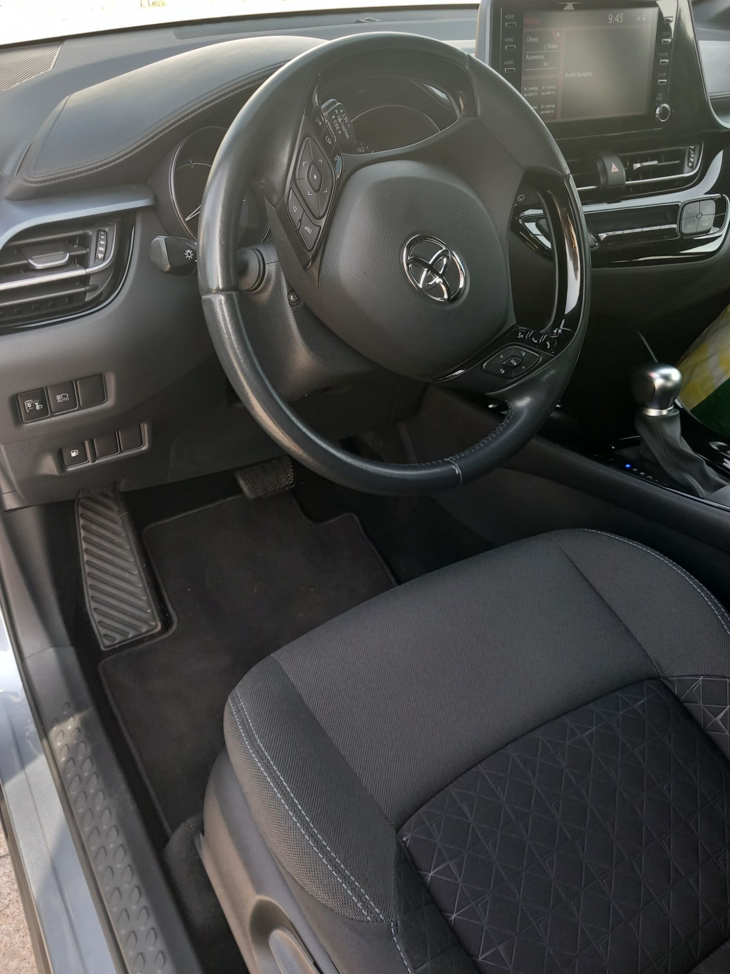 Foto del TOYOTA C-HR 125H Advance