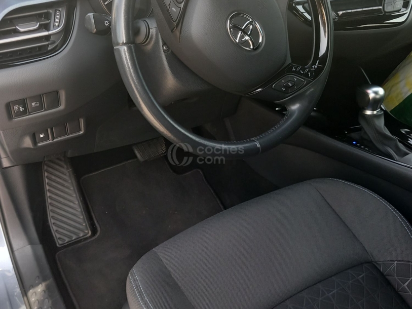 Foto del TOYOTA C-HR 125H Advance