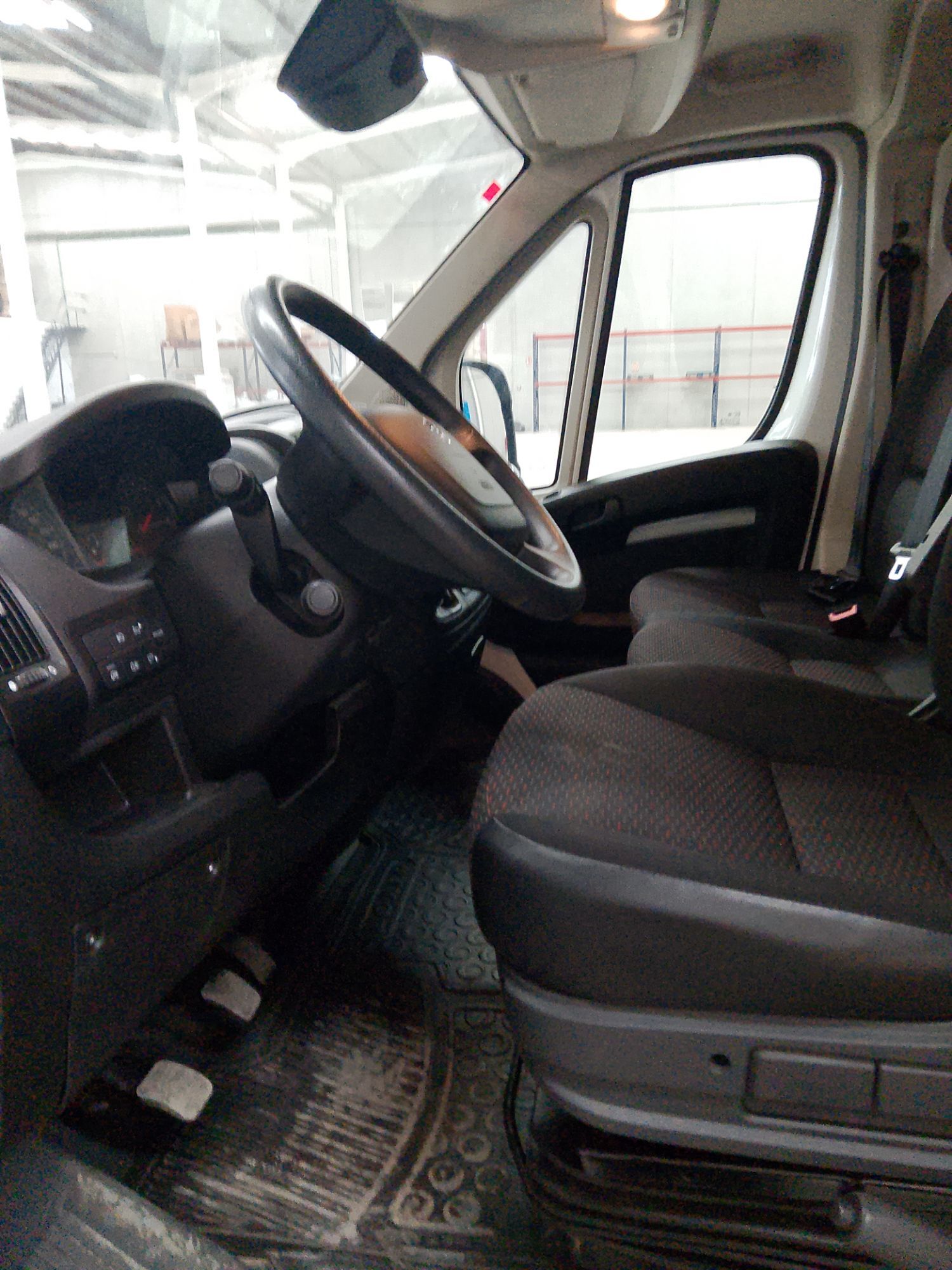 Foto del PEUGEOT Boxer Furgón 2.2BlueHDI 435 L4H2 S&S 165