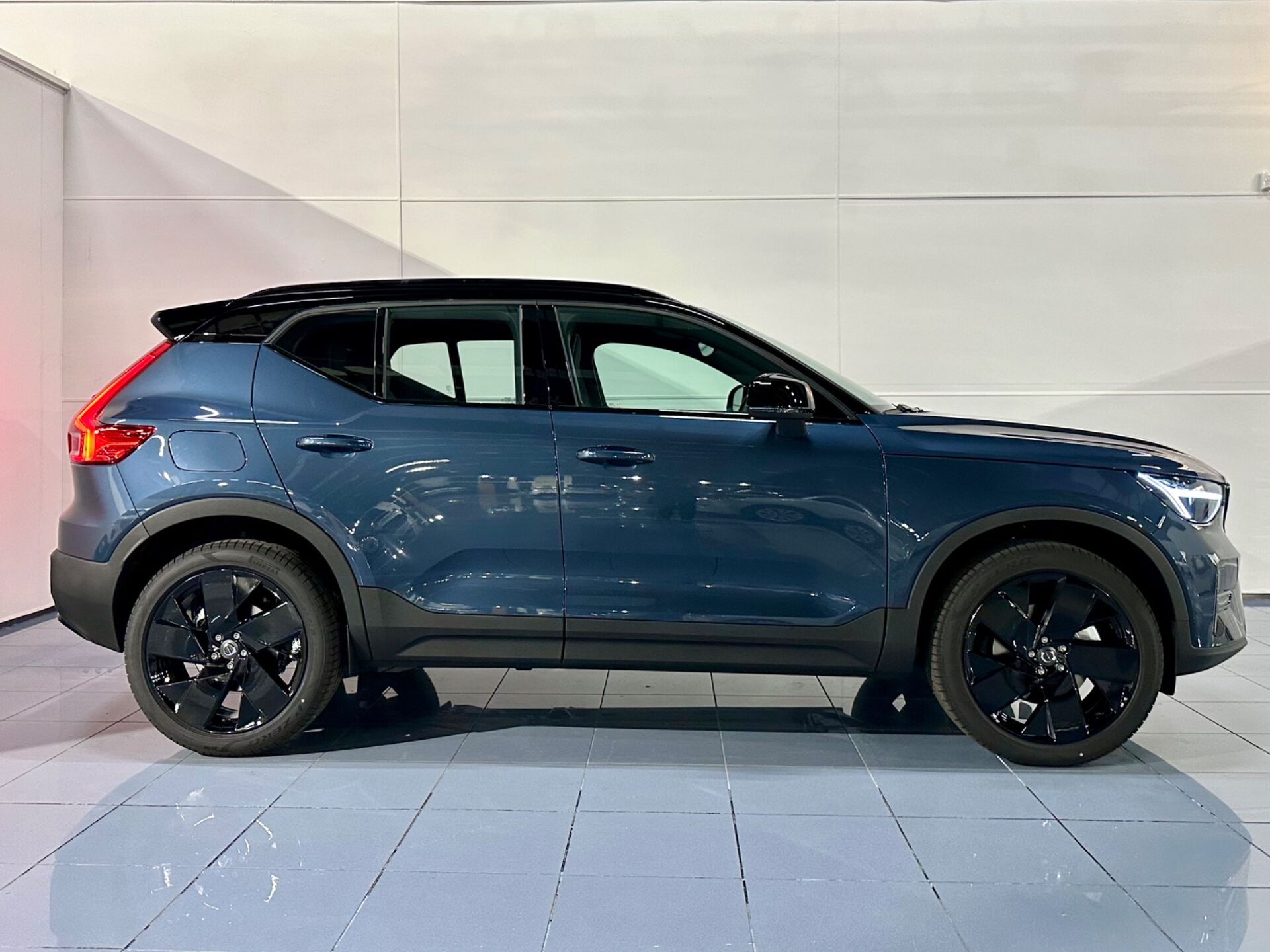 Imagen 2 de VOLVO XC40