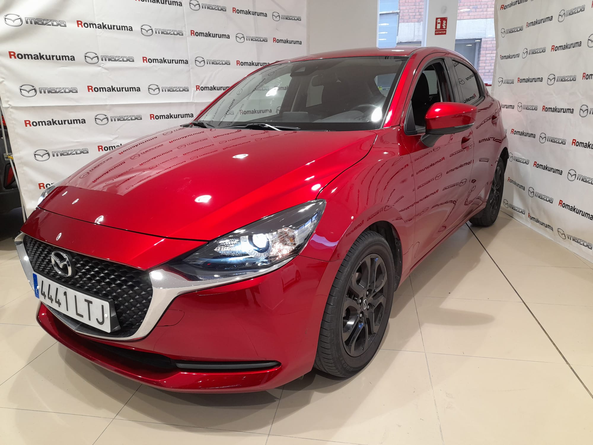 MAZDA Mazda2 (1.5 SKYACTIV-G 66KW BLACK TECH EDIT. 90 5P) en Barcelona