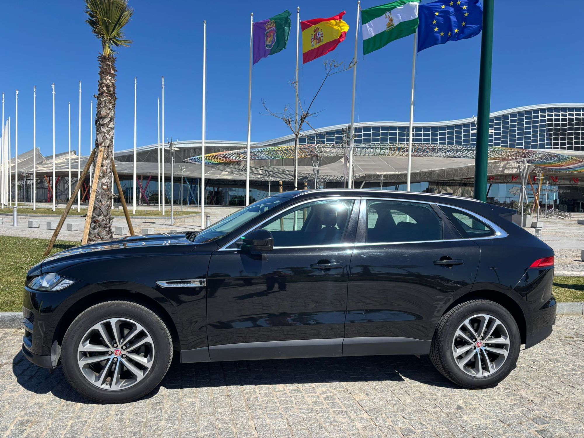 Foto del JAGUAR F-Pace 2.0i4D Prestige Aut. AWD 180