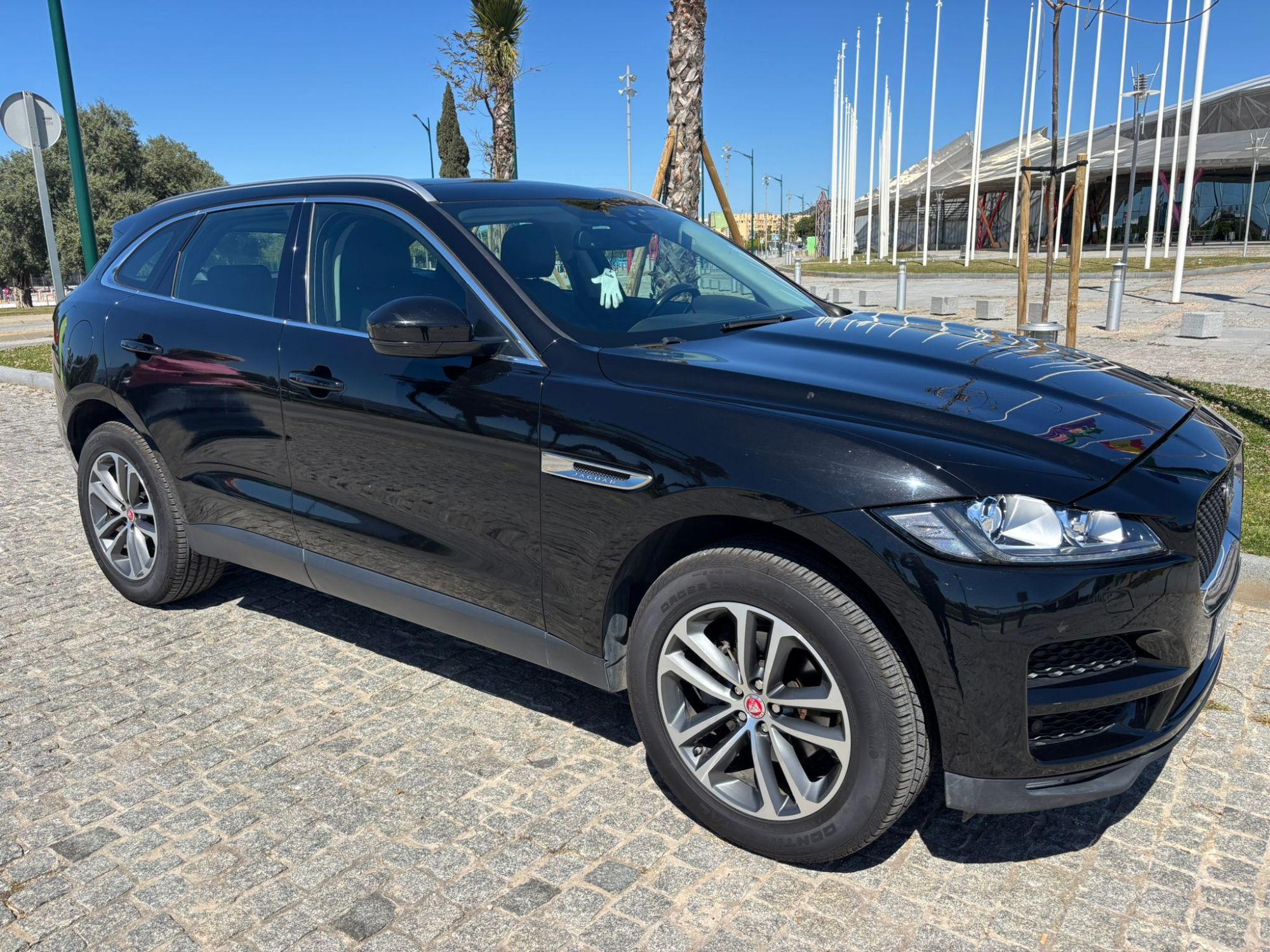 Foto del JAGUAR F-Pace 2.0i4D Prestige Aut. AWD 180