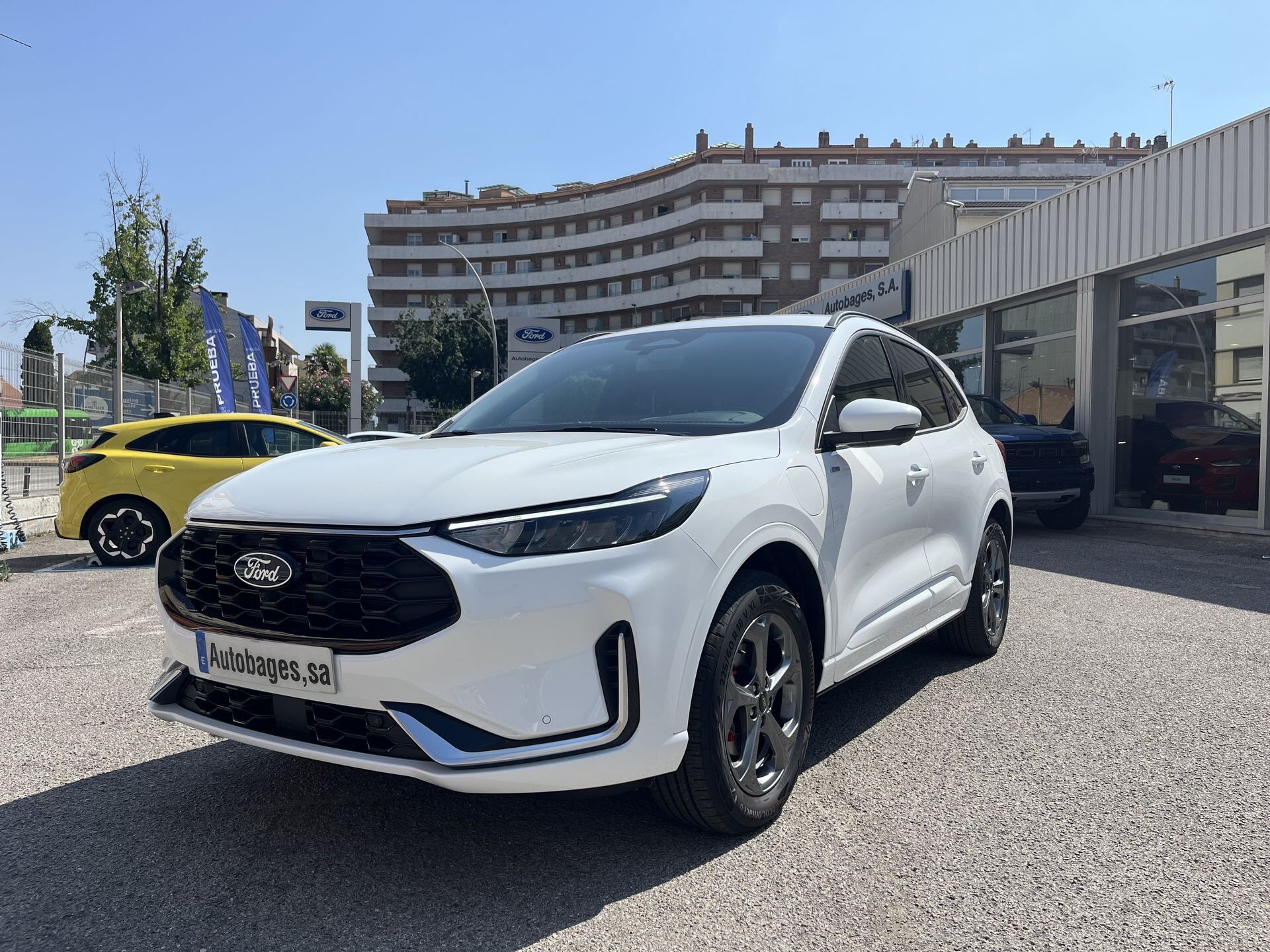 FORD Kuga (2.5 Duratec PHEV 243cv Auto ST-Line X) en Barcelona