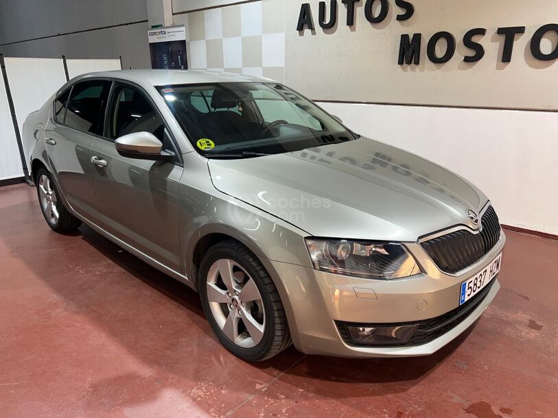 Foto del SKODA Octavia Combi 2.0TDI CR Elegance DSG