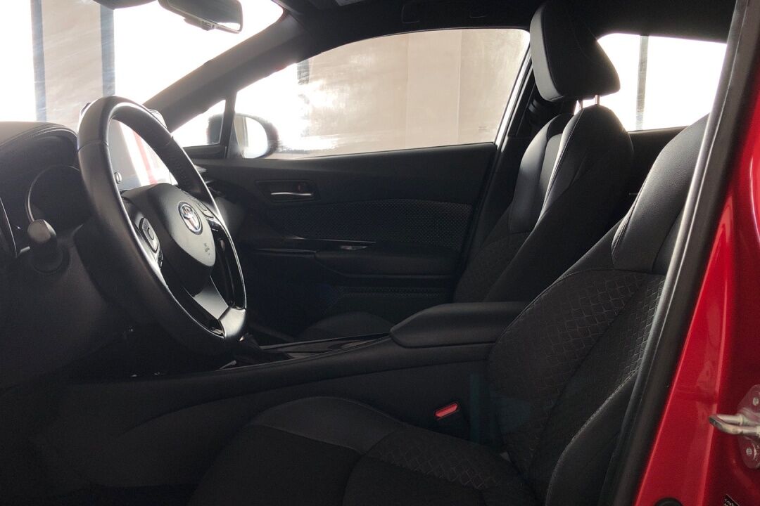 Foto del TOYOTA C-HR 200H Advance