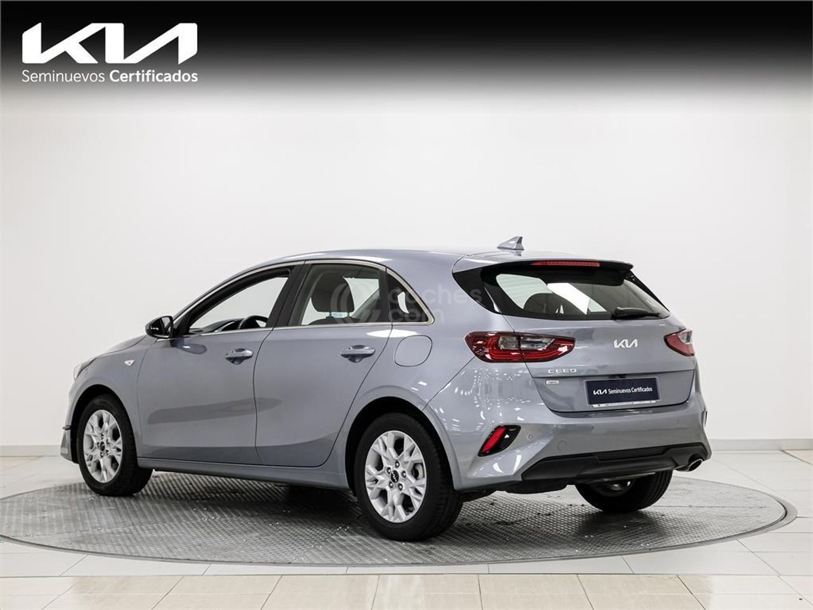 Foto del KIA Ceed 1.6 MHEV iMT Eco-Dynamics Drive 136