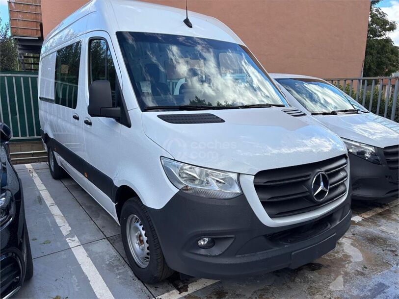 Foto del MERCEDES Sprinter Furgón 215CDI Medio T.E. tD