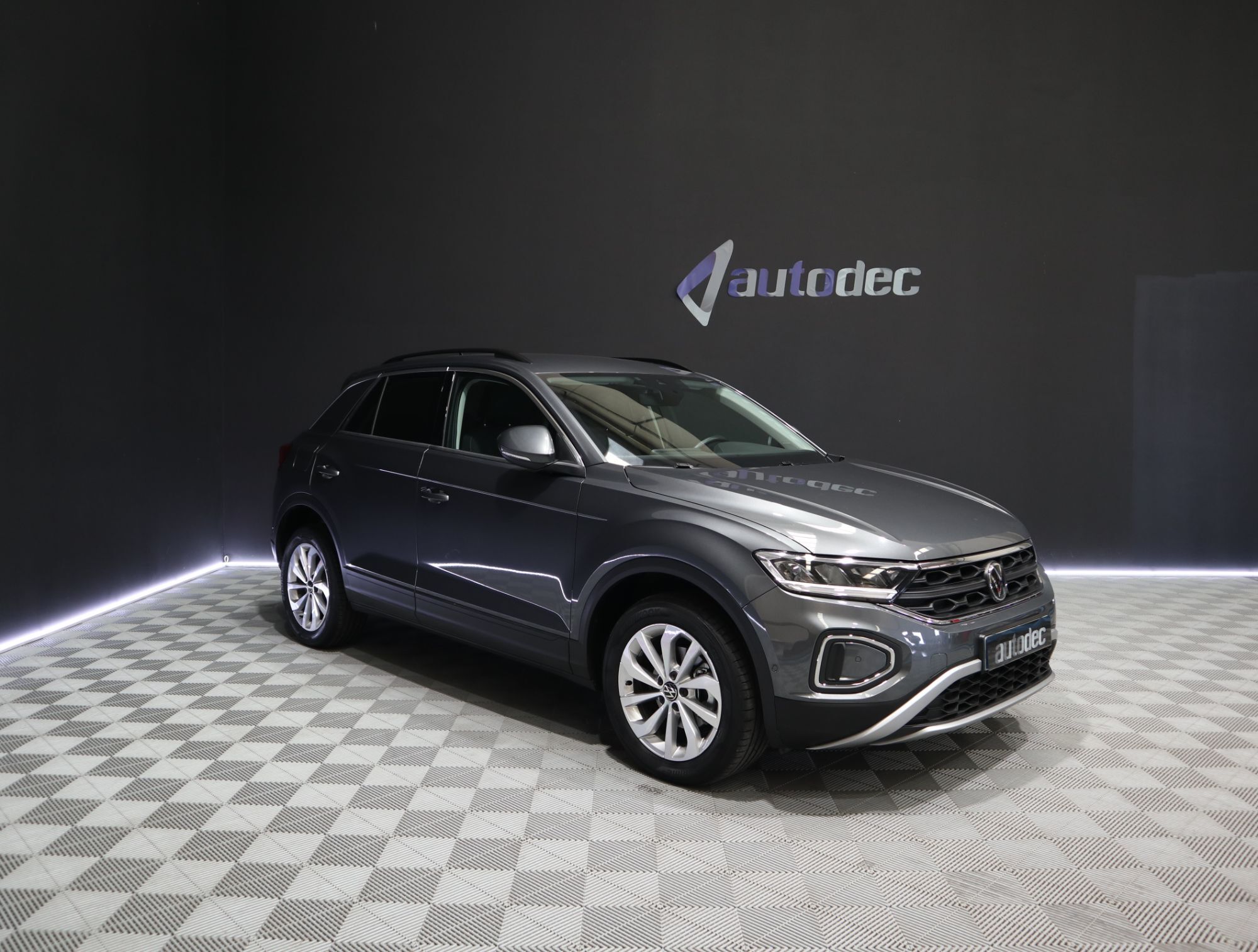 VOLKSWAGEN T-Roc (1.0 TSI Life 81kW) en Valencia