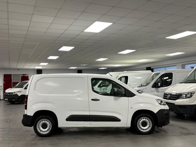 Foto del CITROEN Berlingo BlueHDi Talla M Top 100