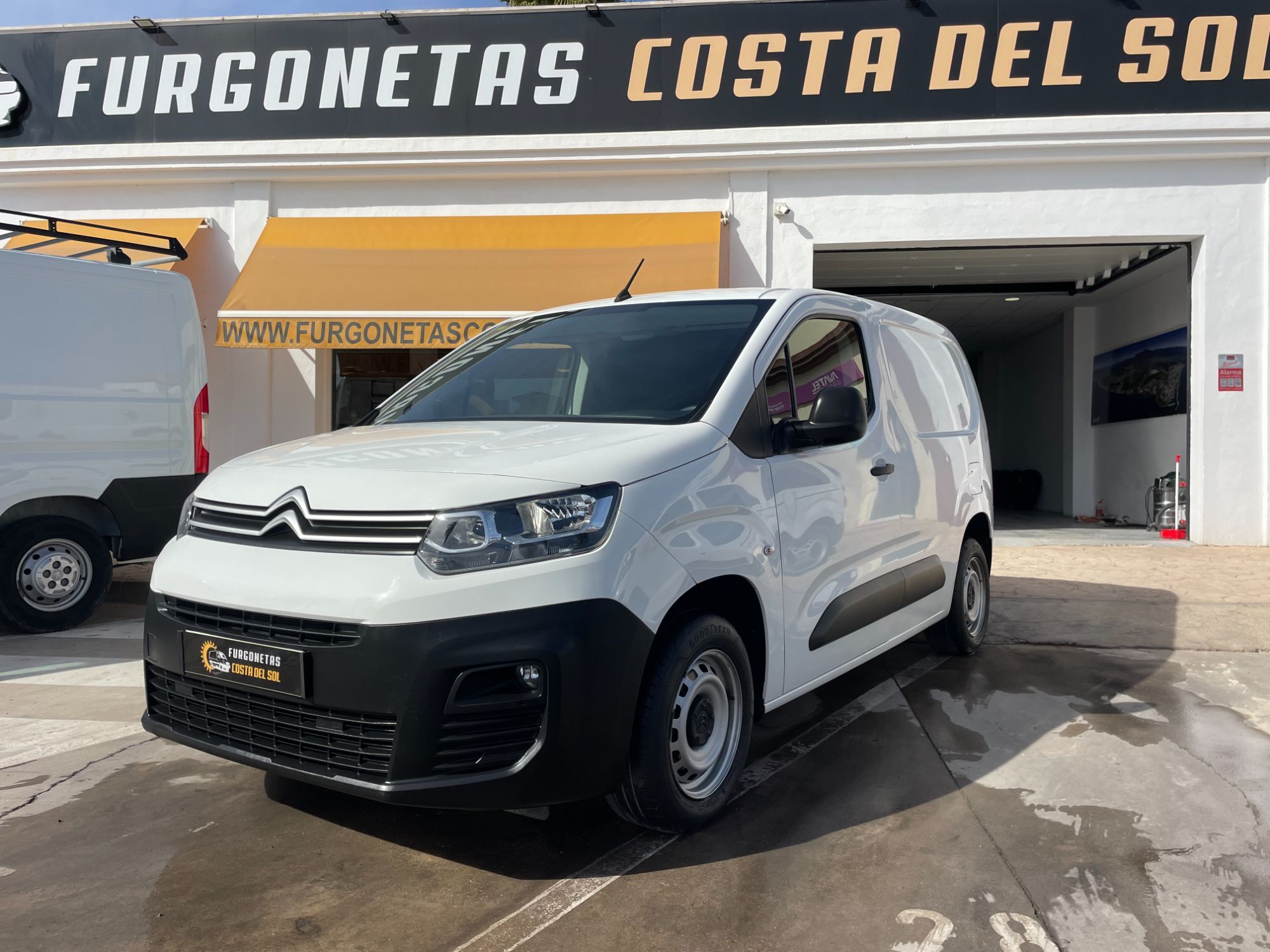 CITROEN Berlingo (Van BlueHDi S&S Talla M Control 100) en Málaga