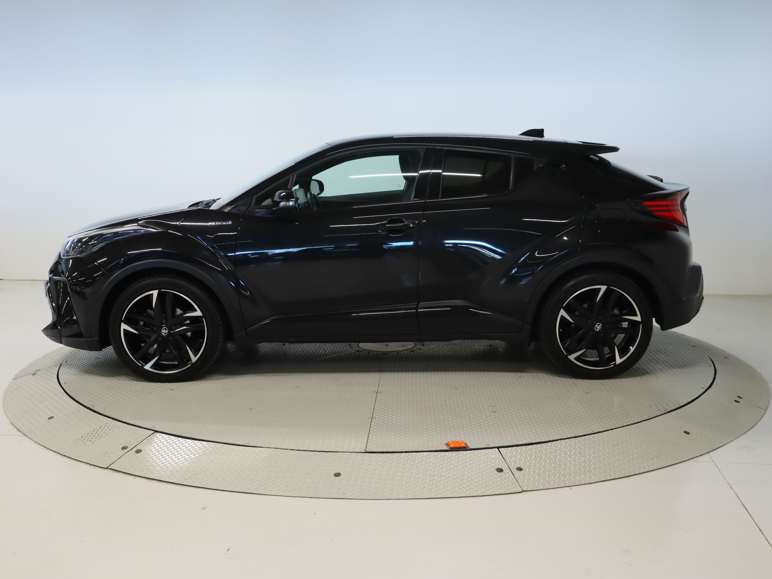 Foto del TOYOTA C-HR 180H Advance
