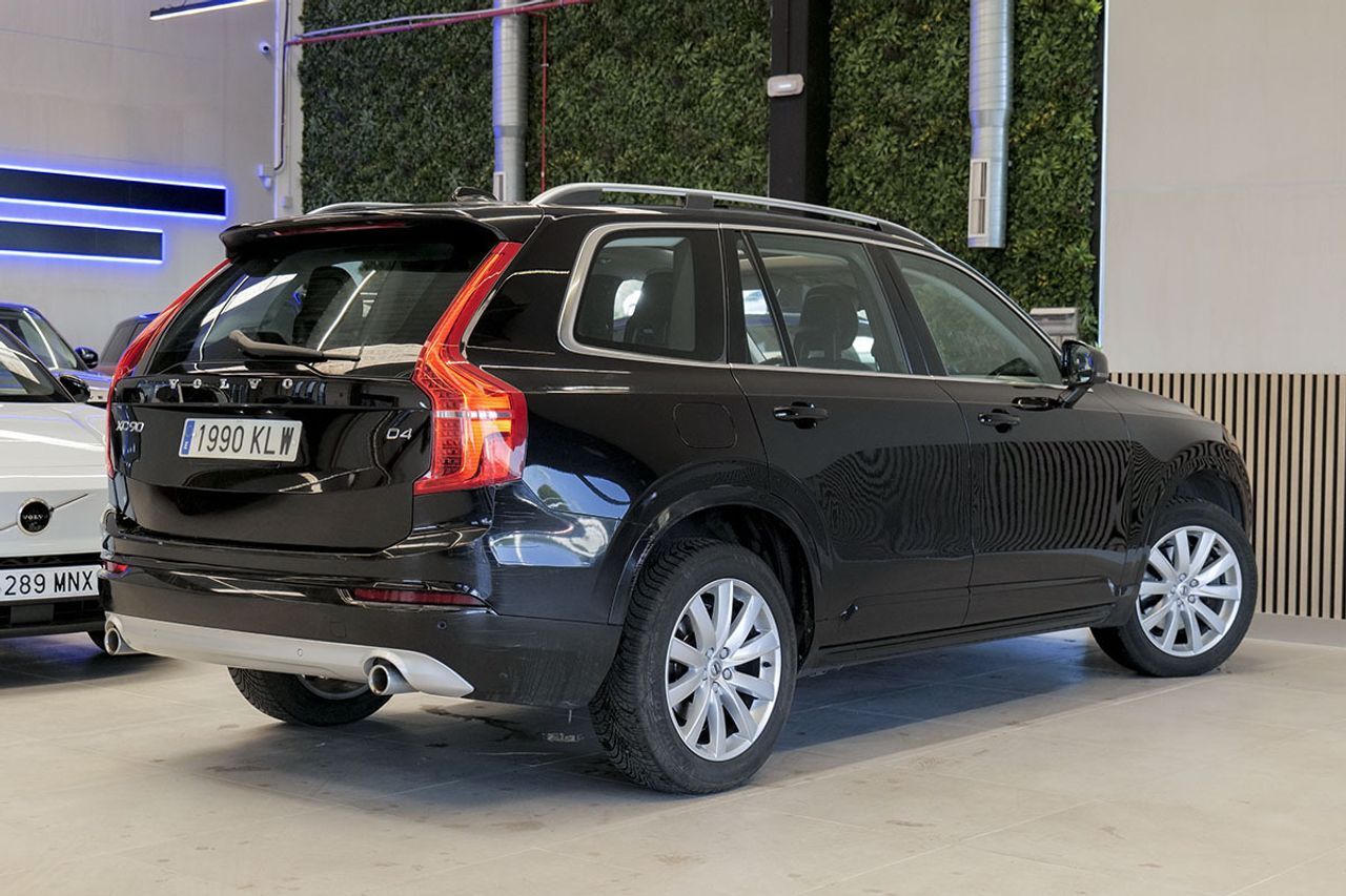 Foto del VOLVO XC90 D4 Momentum 5pl. Aut.