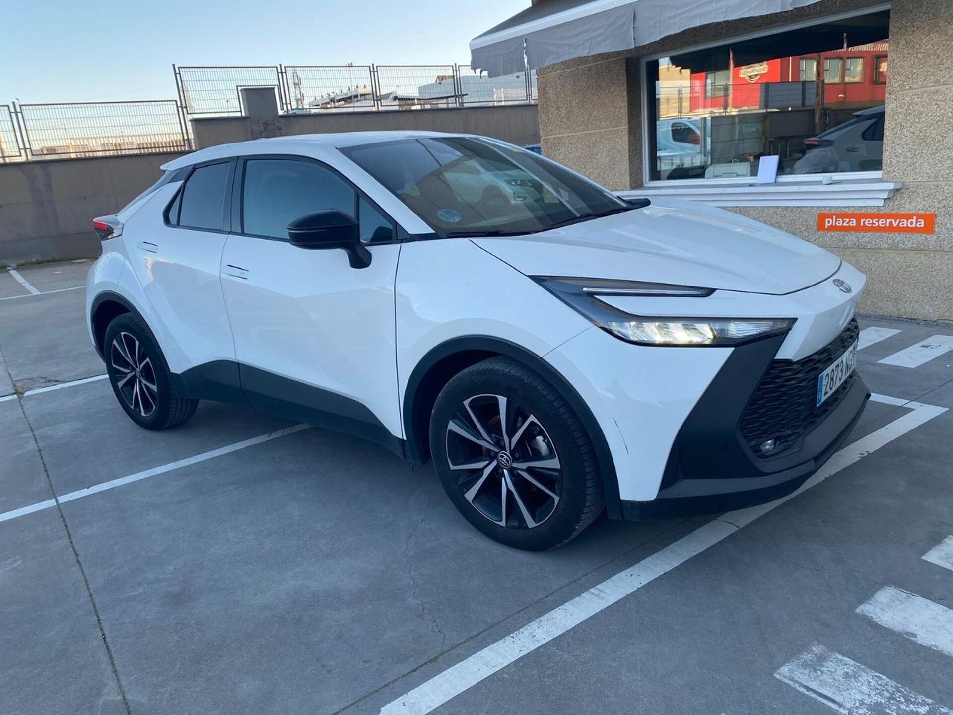 Imagen 2 de TOYOTA C-HR