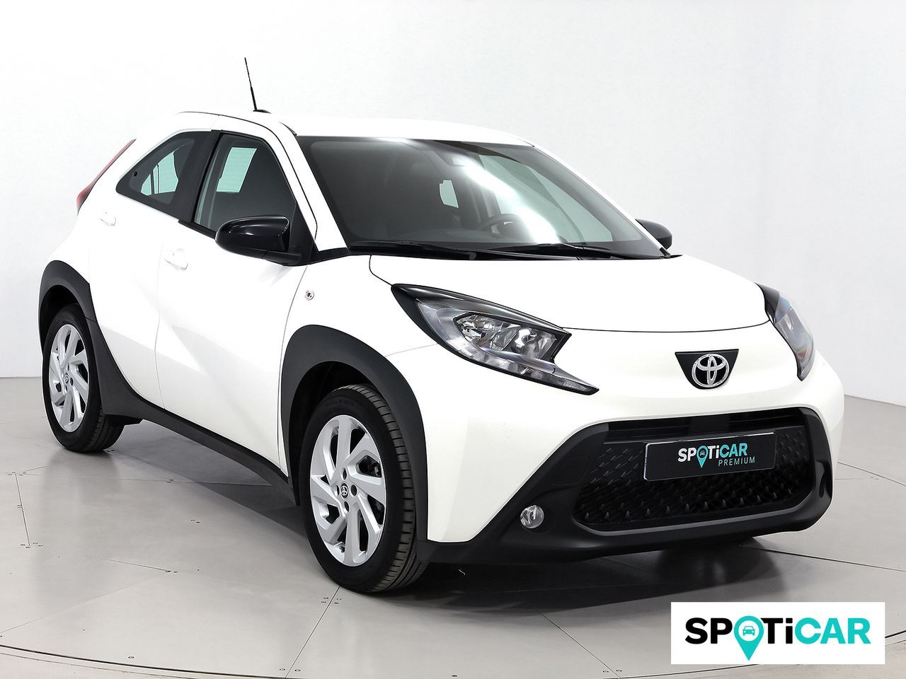 TOYOTA Aygo X Cross (1.0 VVT-I 72CV Play) en Barcelona