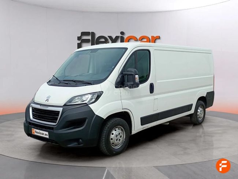 Foto del PEUGEOT Boxer Combi 2.0 BlueHDI 333 L2H2 165