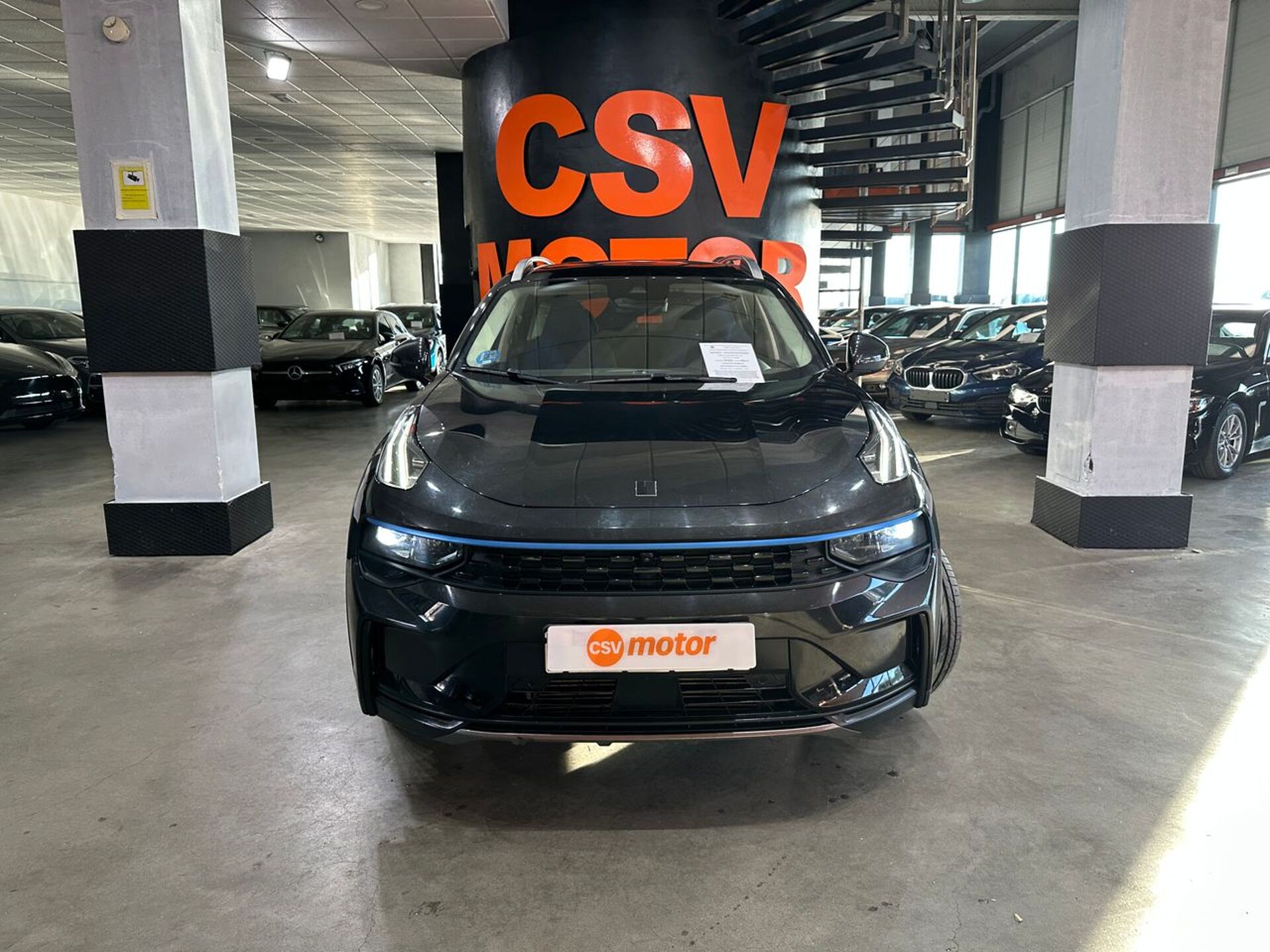 Imagen 3 de LYNK & CO 01