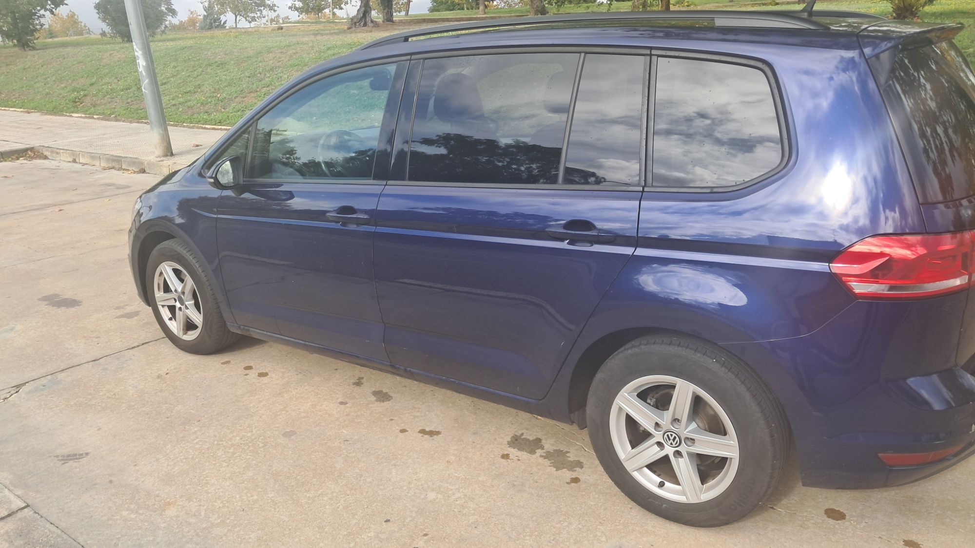 Foto del VOLKSWAGEN Touran 1.6TDI Business and Navi Edition 85kW