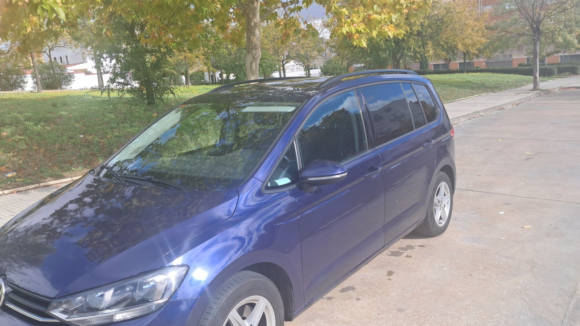 Foto del VOLKSWAGEN Touran 1.6TDI Business and Navi Edition 85kW
