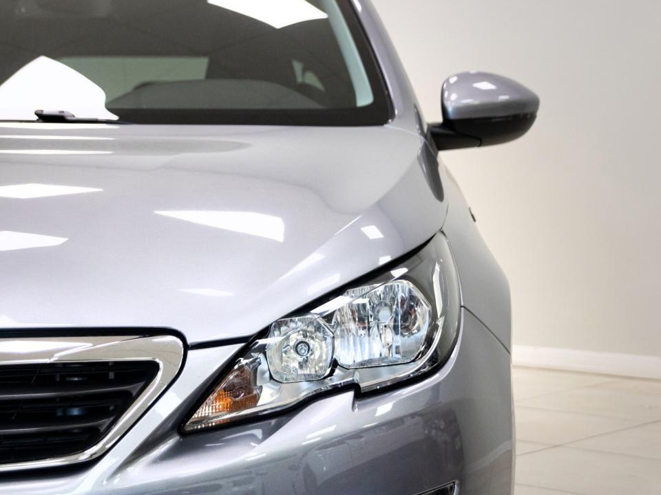 Foto del PEUGEOT 308 1.2 PureTech S&S Style 110