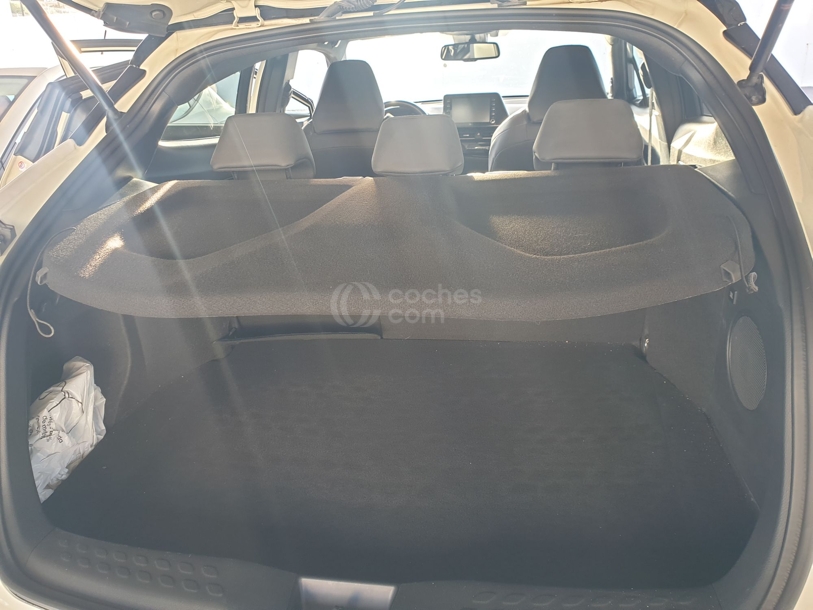 Foto del TOYOTA C-HR 180H Advance