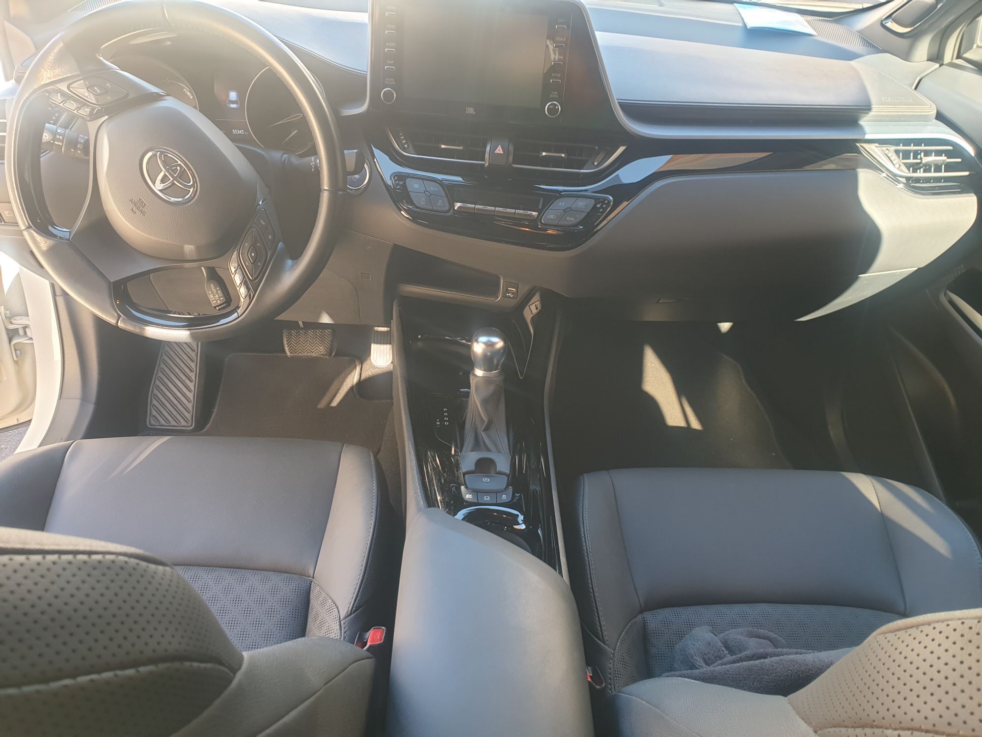 Foto del TOYOTA C-HR 180H Advance