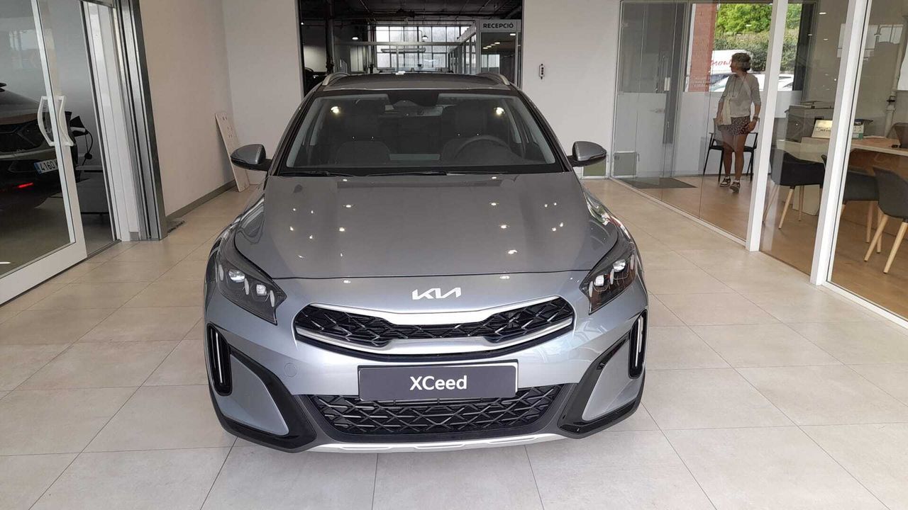 KIA XCeed (1.5 MHEV iMT Tech 118kW (160CV)) en Barcelona