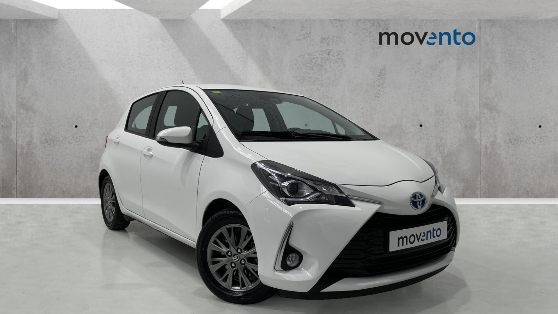 TOYOTA Yaris (1.5 100H Active 74 kW (100 CV)) en Barcelona