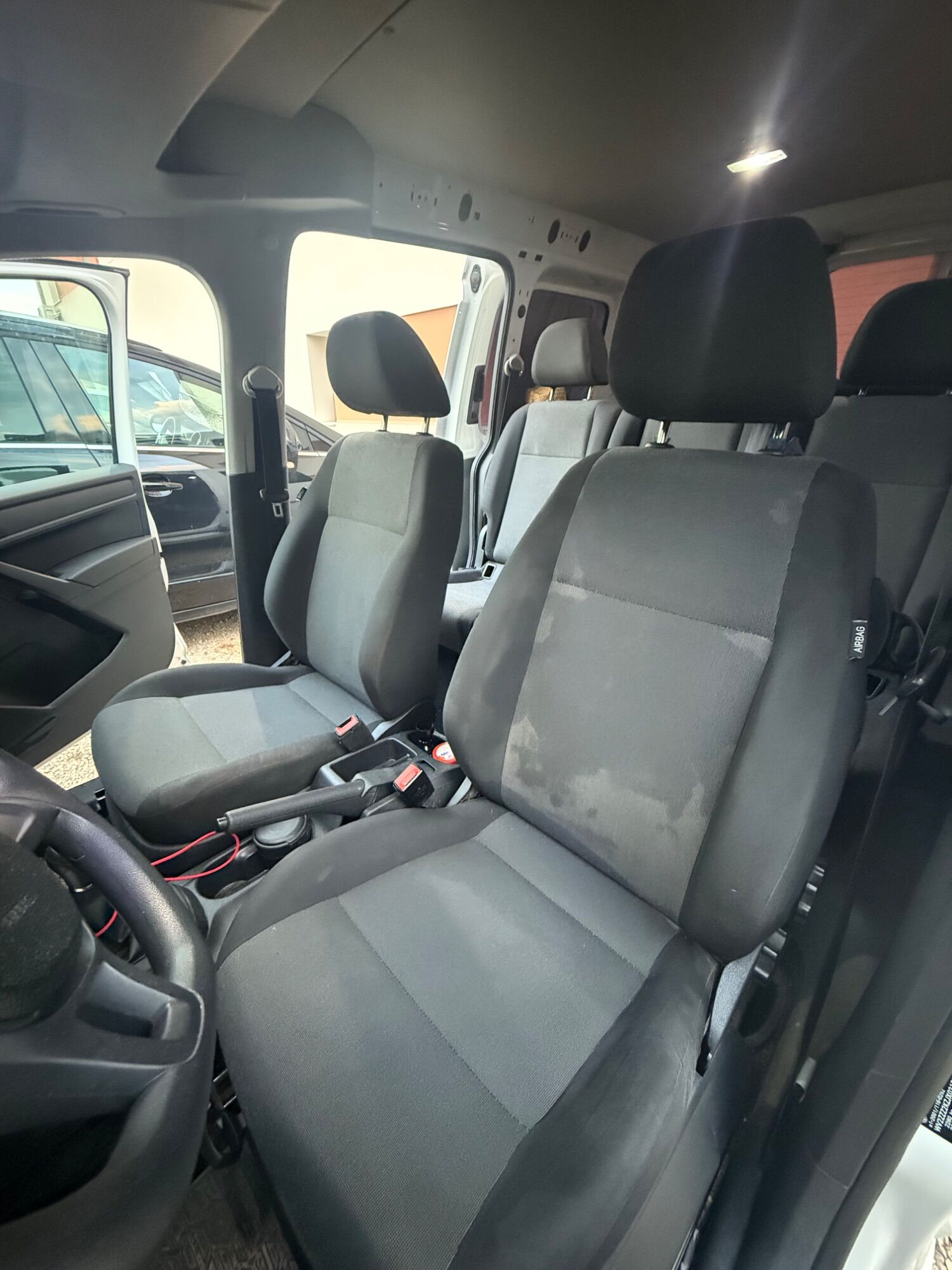 Foto del VOLKSWAGEN Caddy 2.0TDI Kombi Business 4M 90kW