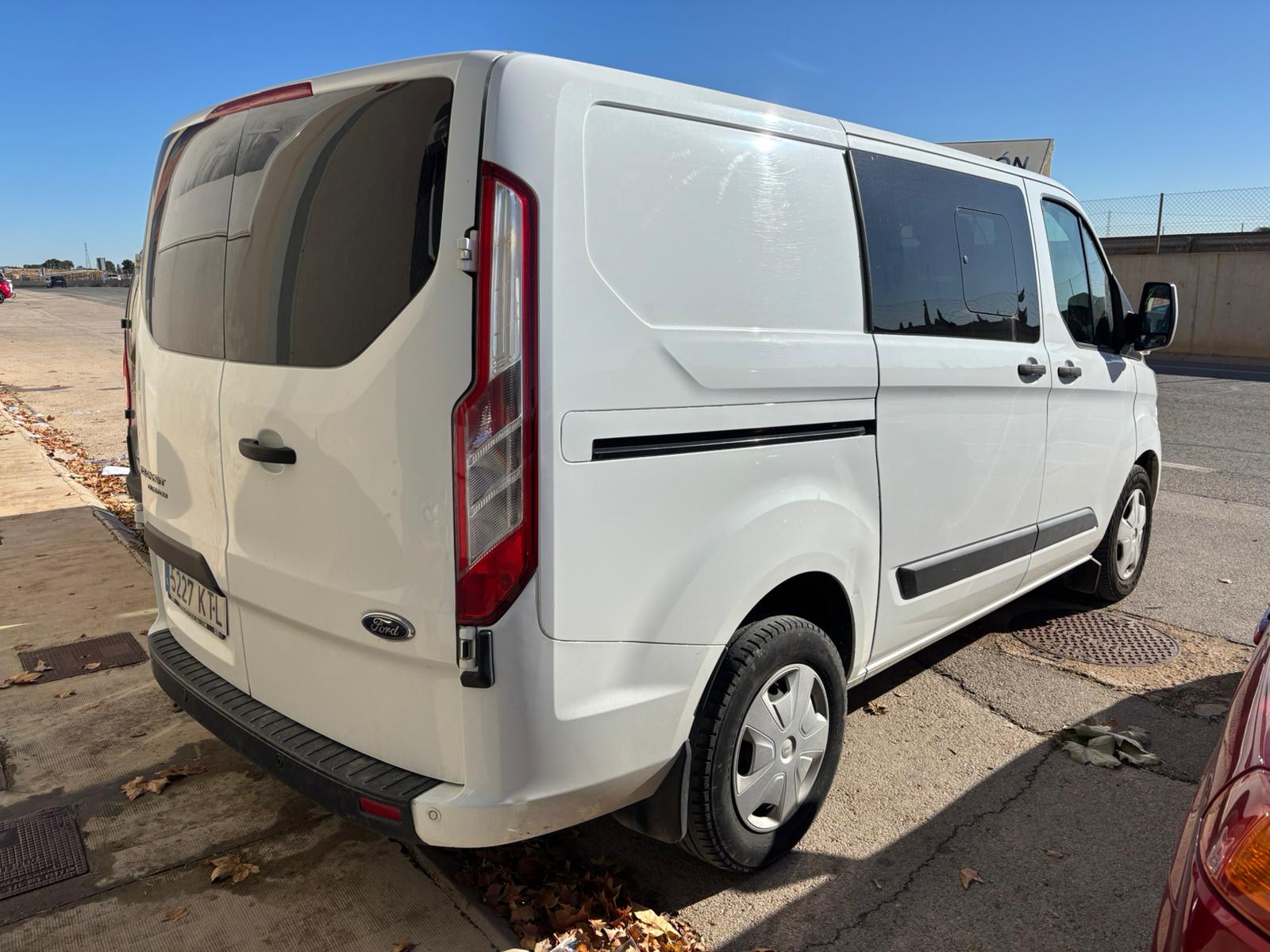 Foto del FORD Transit Custom FT 320 L1 Kombi Ambiente 130