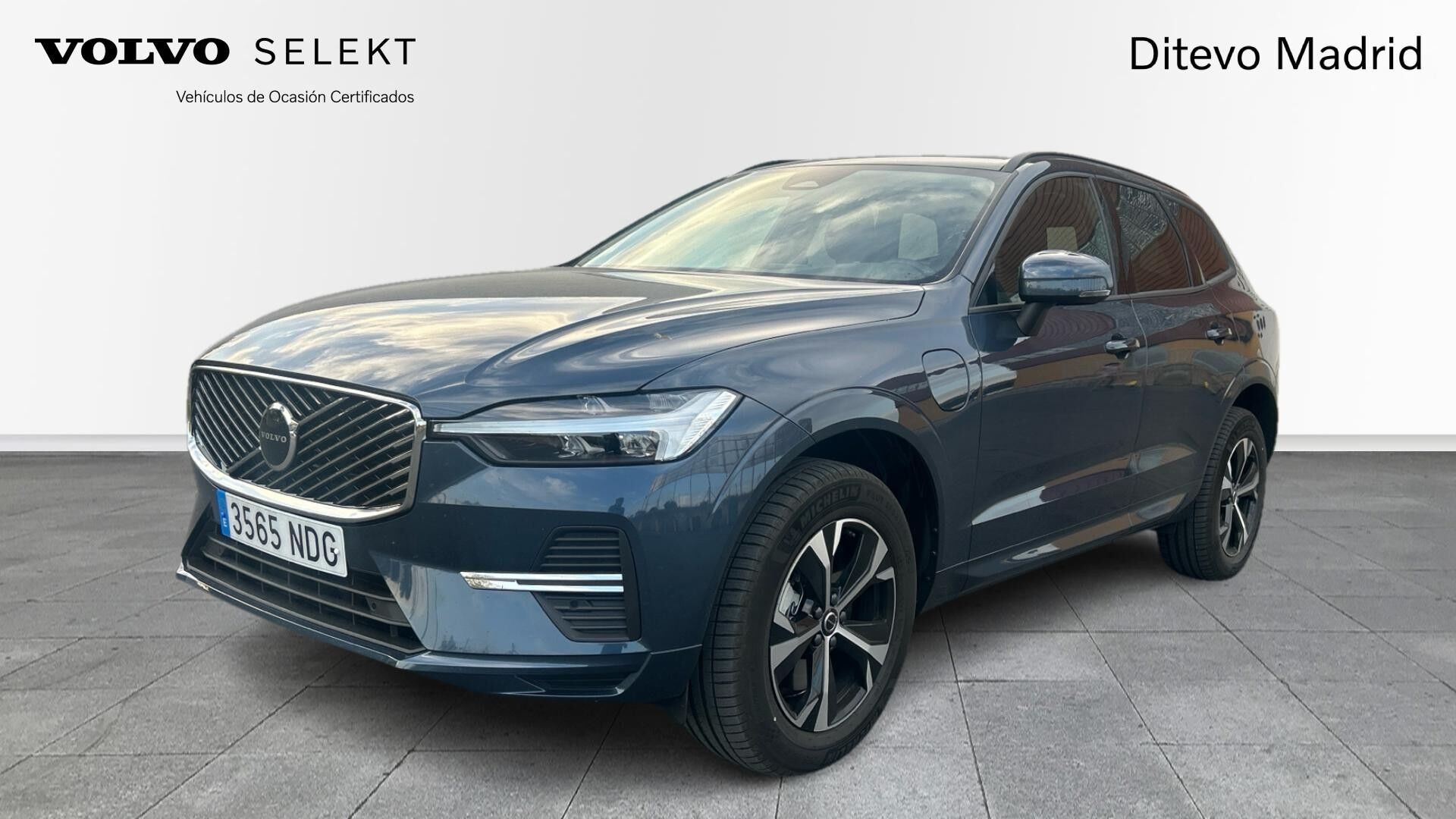 VOLVO XC60 (T6 PHEV Core eAWD Auto 257 kW (350 CV)) en Madrid