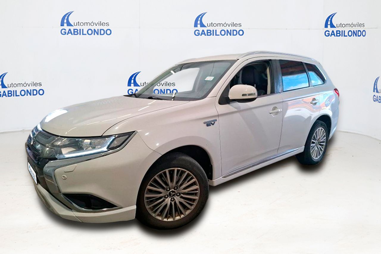 MITSUBISHI Outlander (2.4 PHEV Motion Auto 4WD) en Valladolid
