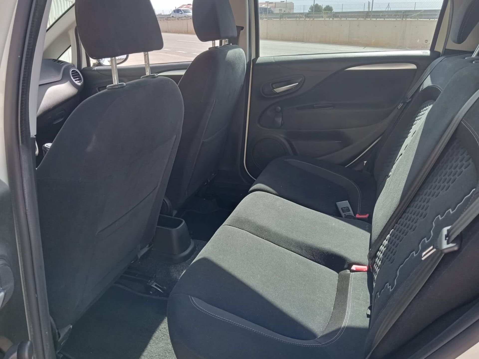 Imagen 2 de PEUGEOT 208