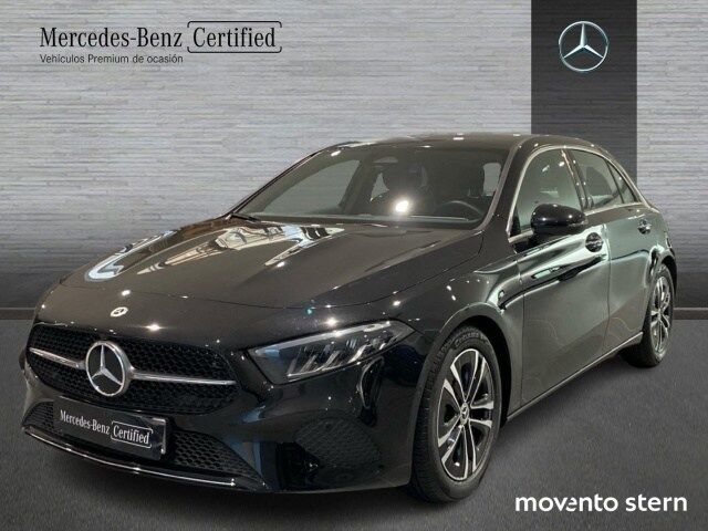 MERCEDES Clase A (180 100 kW (136 CV)) en Barcelona