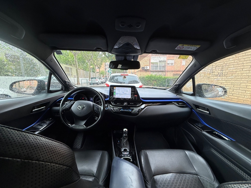 Foto del TOYOTA C-HR 180H Advance
