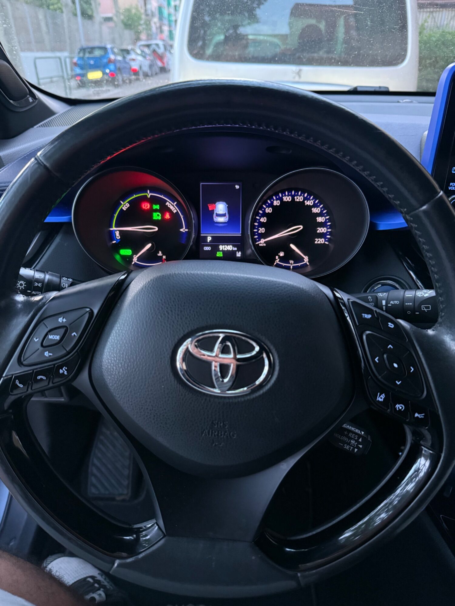 Foto del TOYOTA C-HR 180H Advance