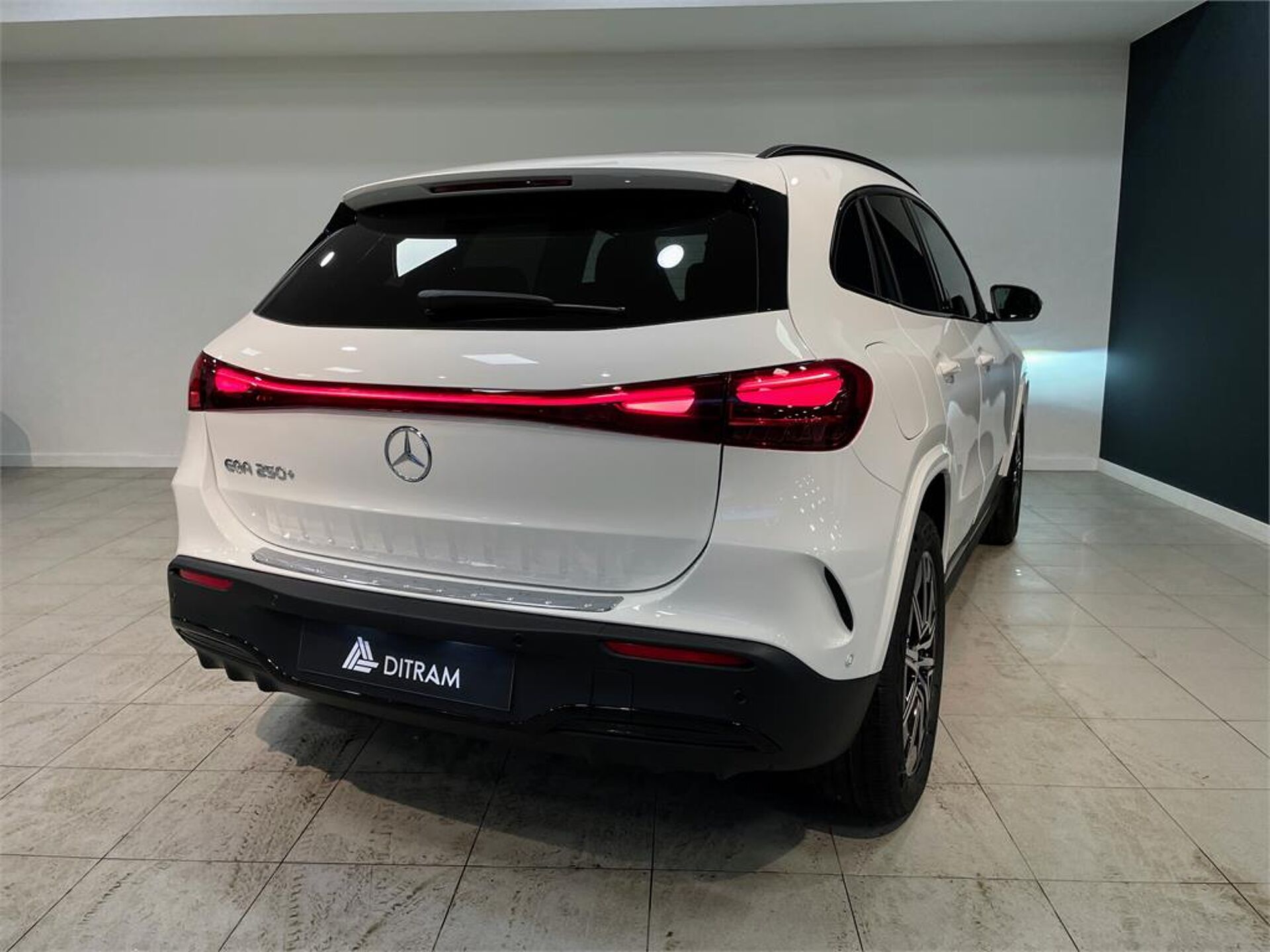 Imagen 3 de MERCEDES EQA