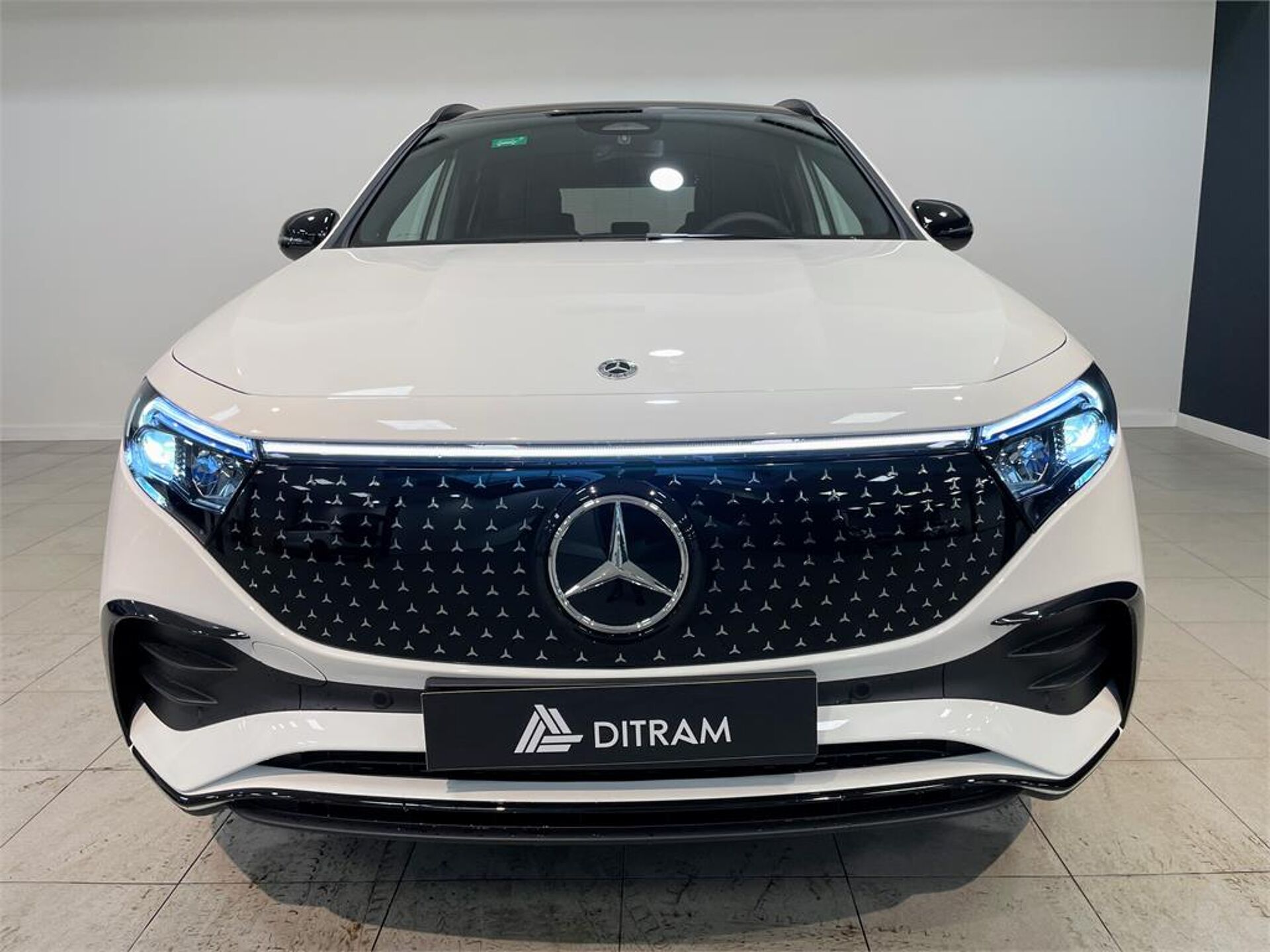 Imagen 2 de MERCEDES EQA