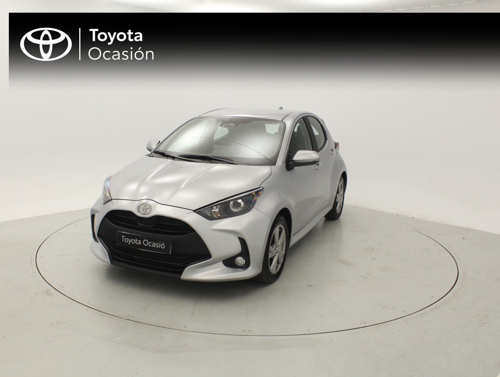 TOYOTA Yaris (Berlina 1.5 VVT-I HEV ACTIVE PLUS 116 5P) en Barcelona