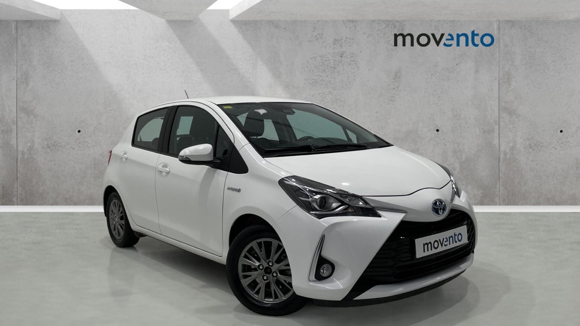 TOYOTA Yaris (1.5 100H Active 74 kW (100 CV)) en Barcelona