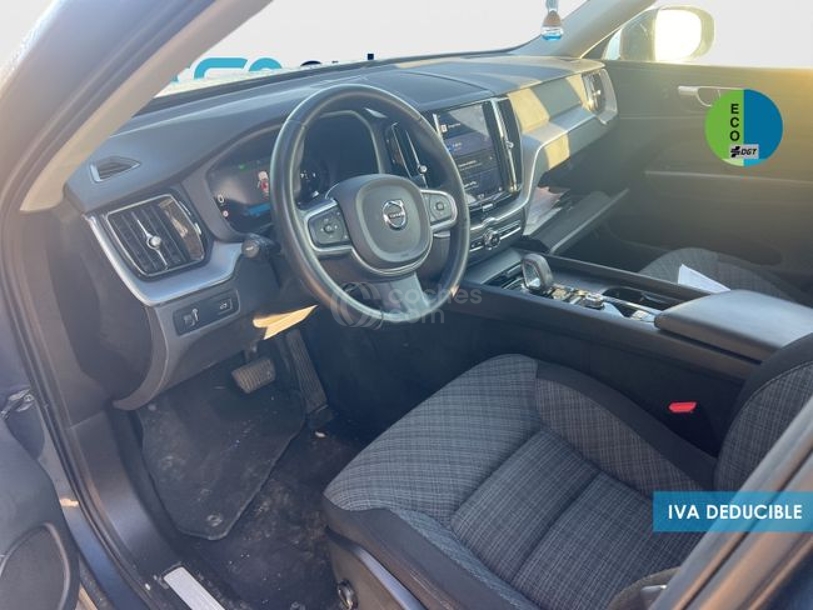 Foto del VOLVO XC60 B4 Momentum Pro FWD Aut.
