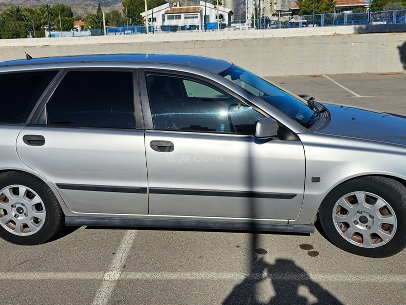 Foto del VOLVO V40 1.9D Premium 115