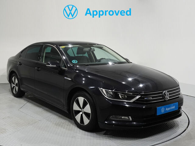 VOLKSWAGEN Passat (1.6 TDI BlueMotion 88 kW (120 CV)) en León