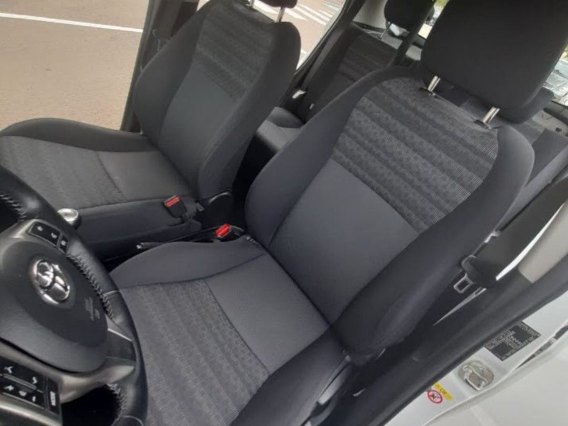 Imagen 2 de TOYOTA Yaris