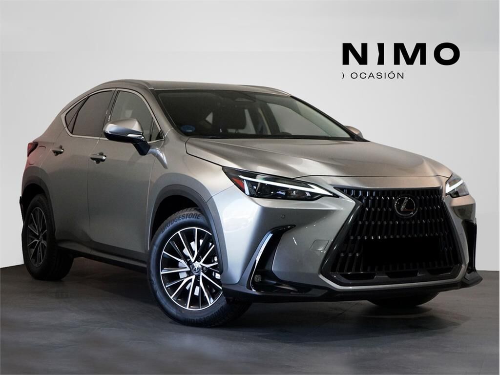 LEXUS NX (450h+ Premium+ 4WD) en Sevilla