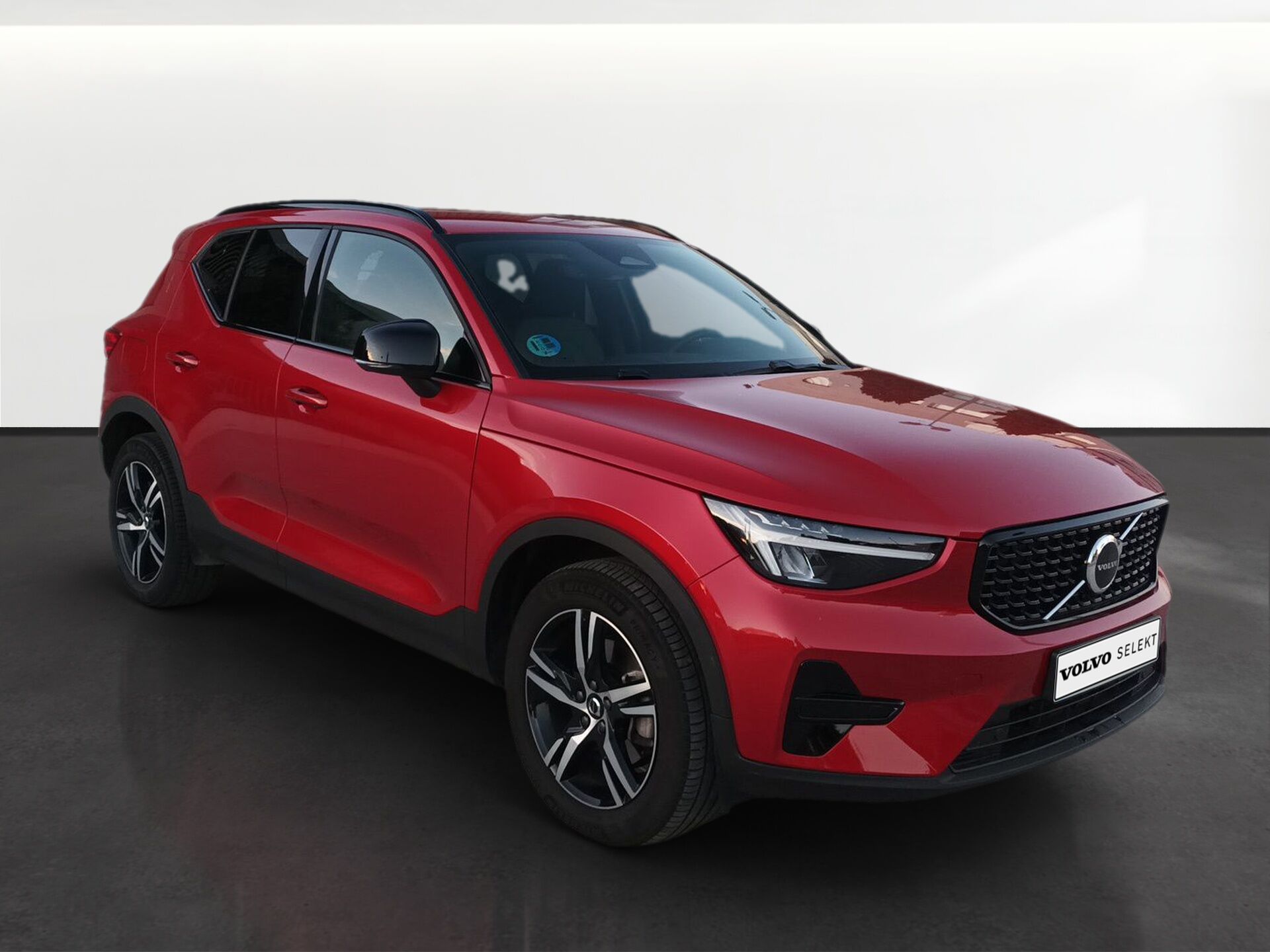VOLVO XC40 (2.0 B3 PLUS DARK AUTO 163 5P) en Barcelona